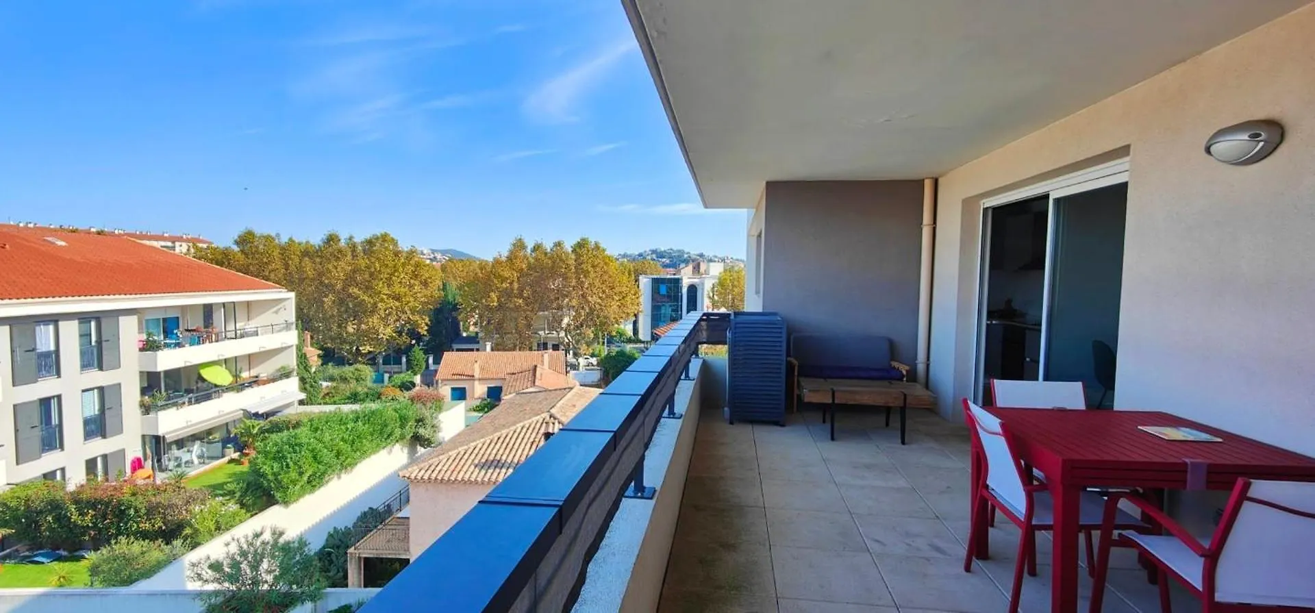 Flat In Frejus With Balcony Air Co And Parking Lejlighed